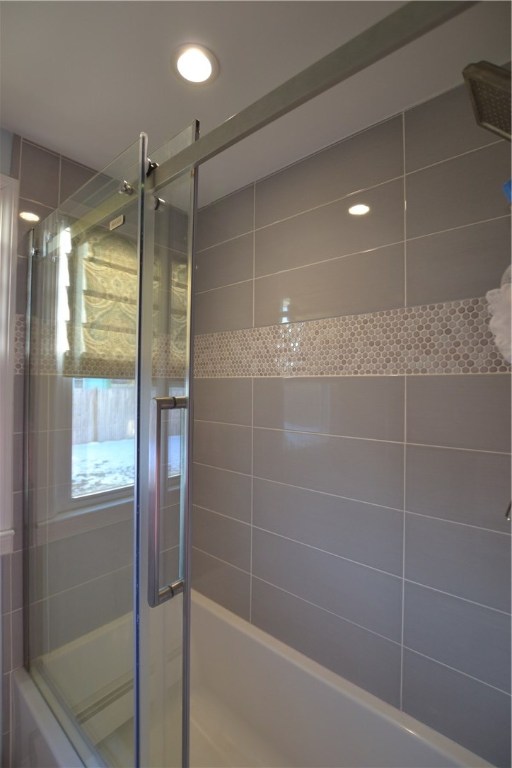 11 Fielding Road Cranston, RI 02910 - Photo 22 of 32 Tile Shower Surround and Tub