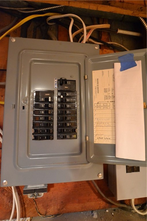 11 Fielding Road Cranston, RI 02910 - Photo 31 of 32 100 Amp Electric Service