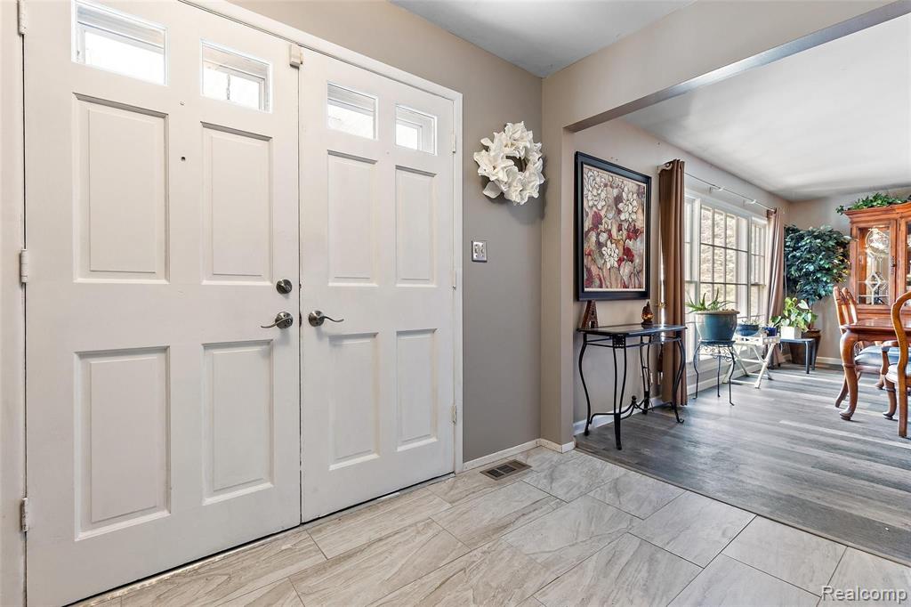 50020 White Mill Road Utica, MI 48317 - Photo 10 of 41