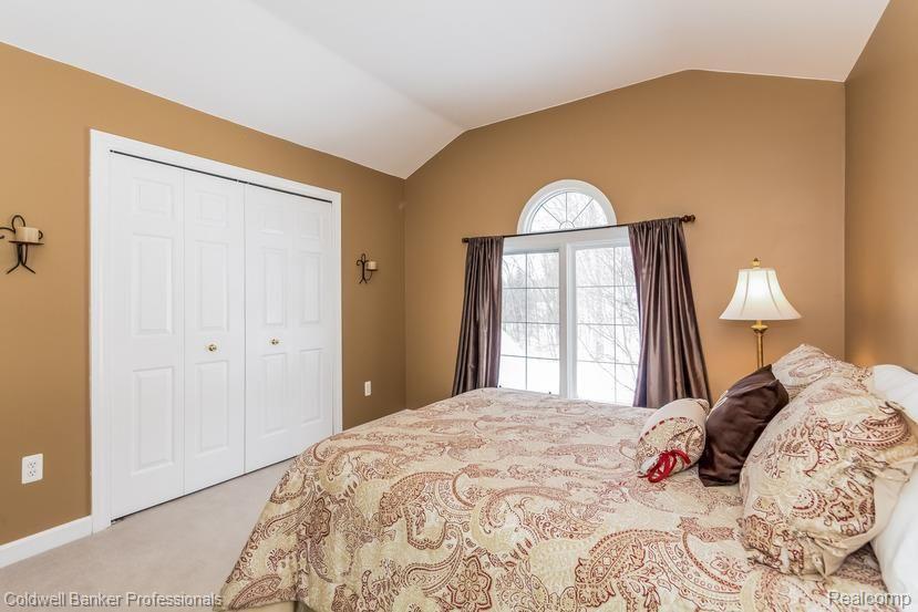 775 Dakota Court Rochester, MI 48307 - Photo 21 of 39 Bedroom 4 with Palladian Window