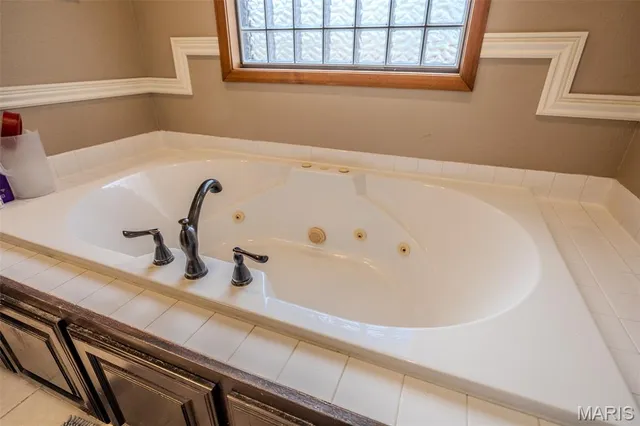 $375,000 | 218 Hillside Court, Lebanon, MO 65536