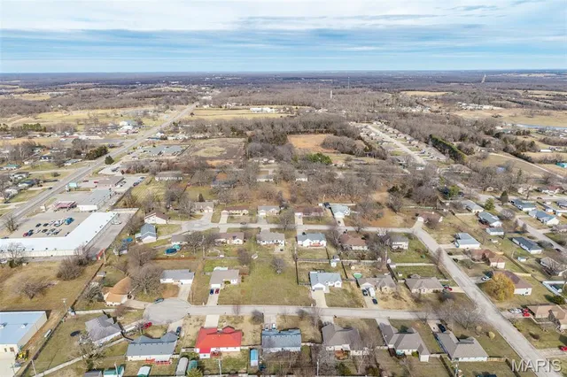 $375,000 | 218 Hillside Court, Lebanon, MO 65536