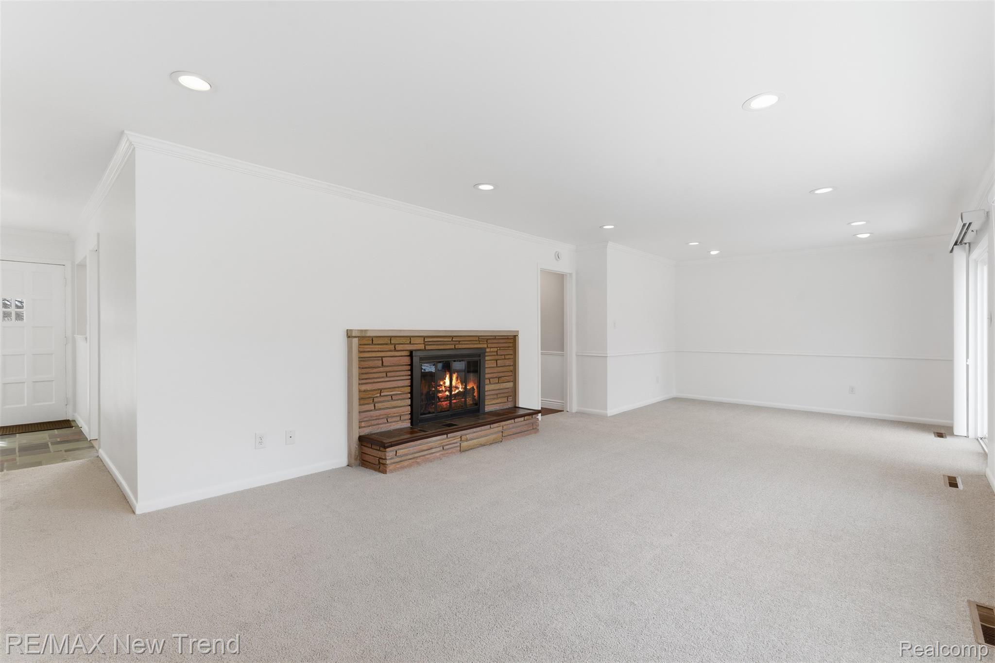1043 Westview Road Bloomfield Hills, MI 48304 - Photo 11 of 43 8_1043 westview rd-8.jpg