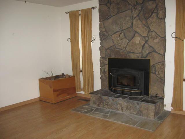 1310 Powell Creek Road Williams, OR 97544 - Photo 15 of 18 Family Room