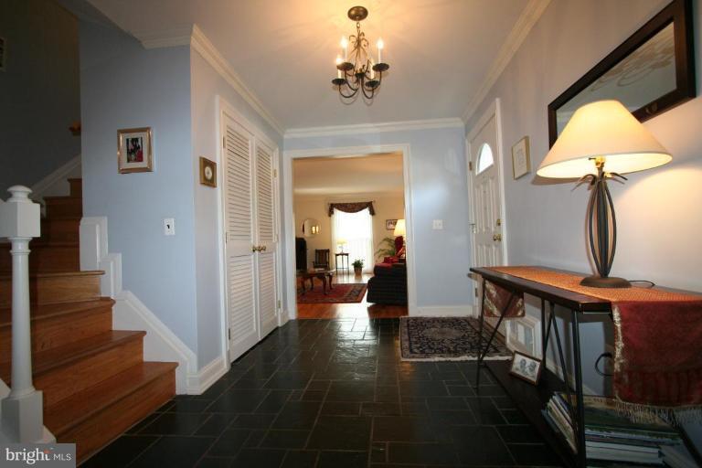 10810 Gainsborough Road Potomac, MD 20854 - Photo 2 of 29 Entrance / Foyer