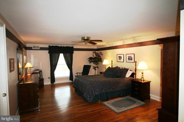 10810 Gainsborough Road Potomac, MD 20854 - Photo 13 of 29 Master Bedroom