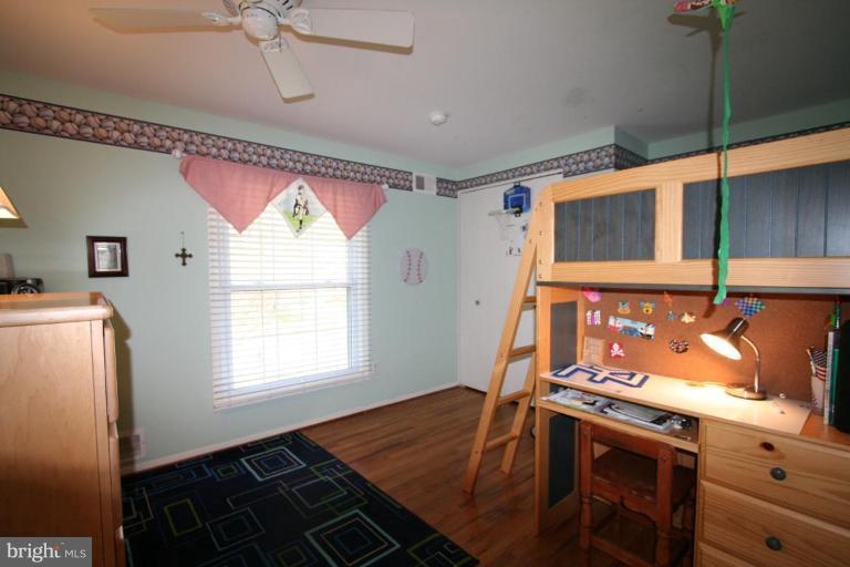 10810 Gainsborough Road Potomac, MD 20854 - Photo 20 of 29 Bedroom #2