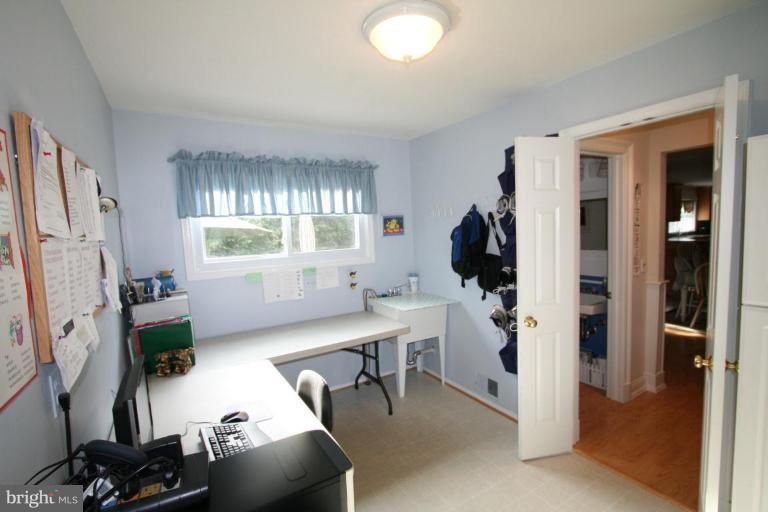 10810 Gainsborough Road Potomac, MD 20854 - Photo 25 of 29 Other #3