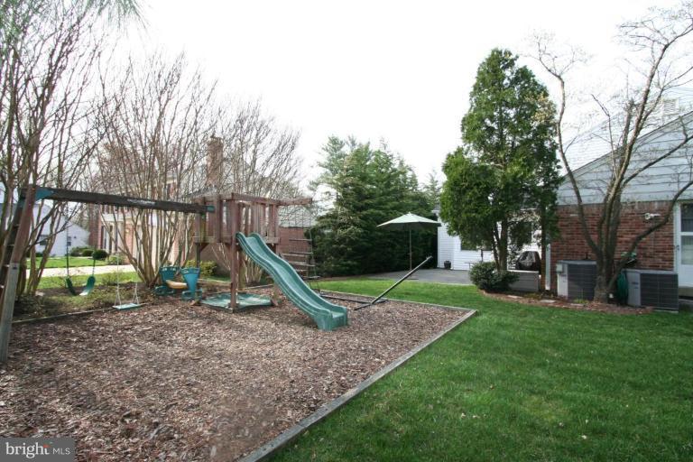 10810 Gainsborough Road Potomac, MD 20854 - Photo 29 of 29 Exterior #2