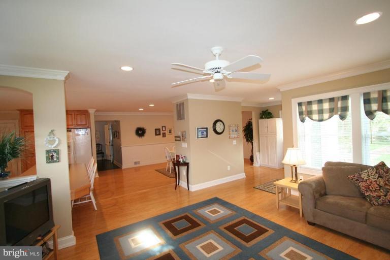 10810 Gainsborough Road Potomac, MD 20854 - Photo 4 of 29 Family Room #2