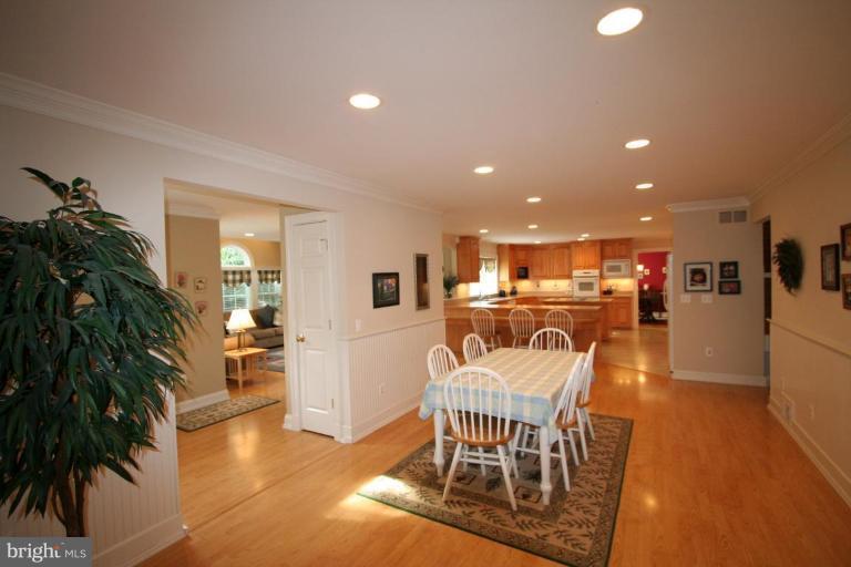 10810 Gainsborough Road Potomac, MD 20854 - Photo 6 of 29 Other #1