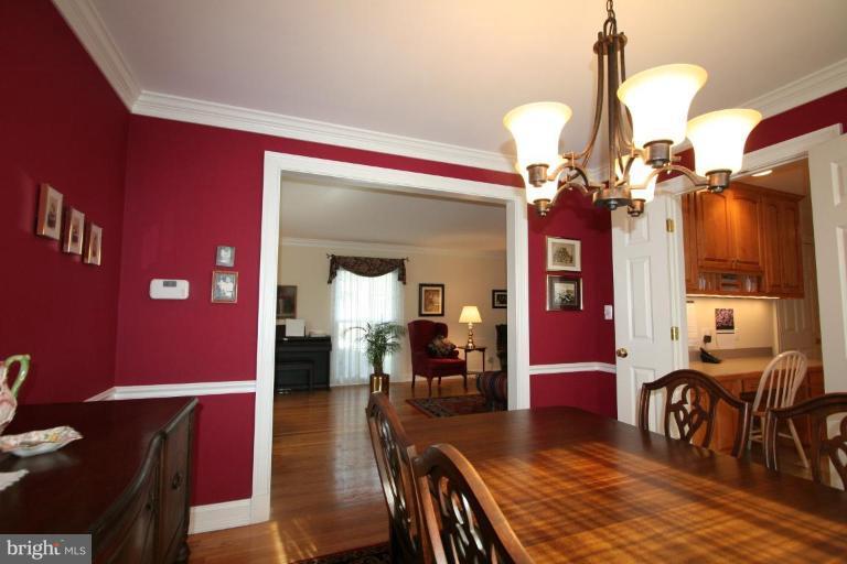 10810 Gainsborough Road Potomac, MD 20854 - Photo 10 of 29 Dining Room