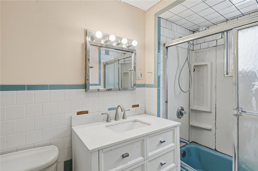 372 Cumberland Hill Road Woonsocket, RI 02895 - Photo 20 of 50