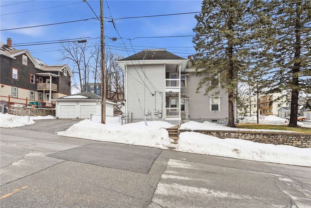 372 Cumberland Hill Road Woonsocket, RI 02895 - Photo 4 of 50