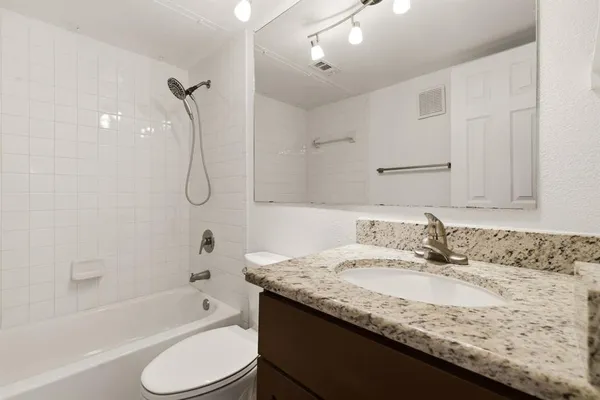 $1,200 | 8510 Park Lane, Unit 202, Dallas, TX 75231