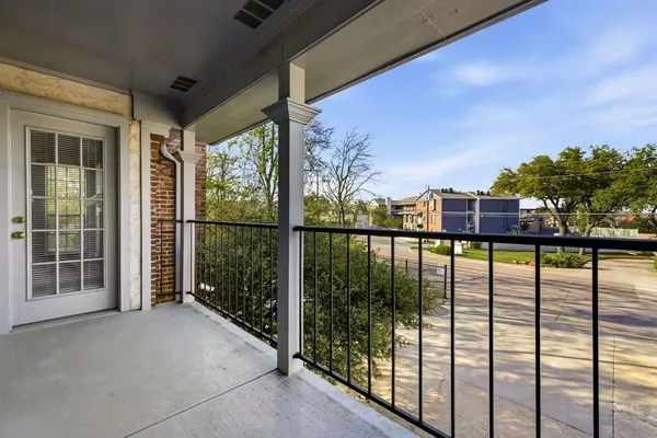 $1,200 | 8510 Park Lane, Unit 202, Dallas, TX 75231