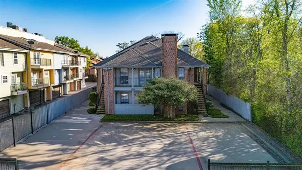 $1,200 | 8510 Park Lane, Unit 202, Dallas, TX 75231