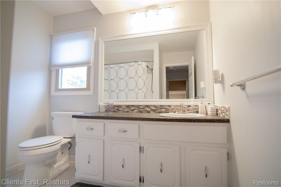 25236 Hopkins Road Farmington, MI 48335 - Photo 42 of 53 25236Hopkins-50.jpg