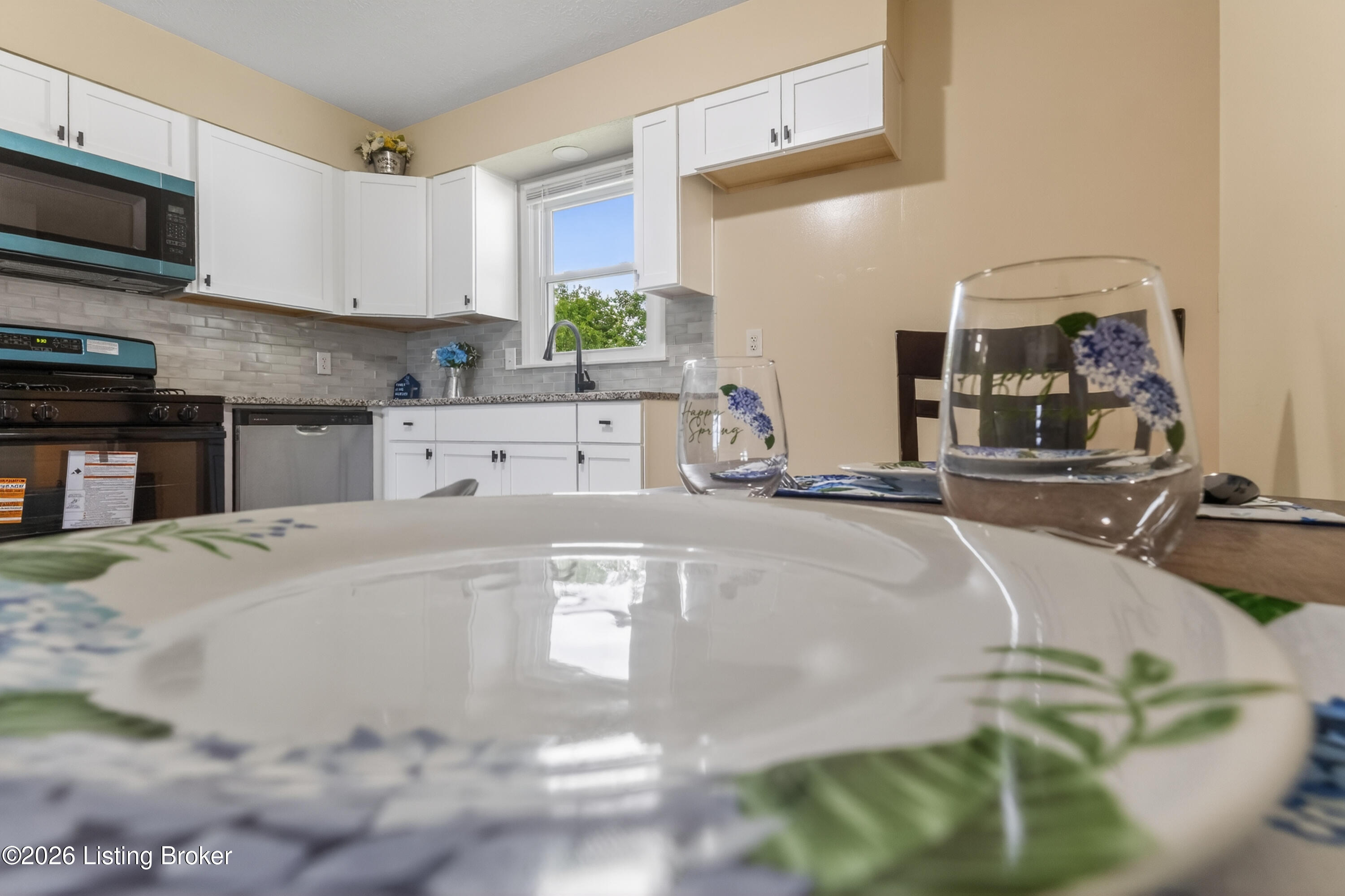 11214 Deering Road Louisville, KY 40272 - Photo 9 of 39 812A5557-HDR