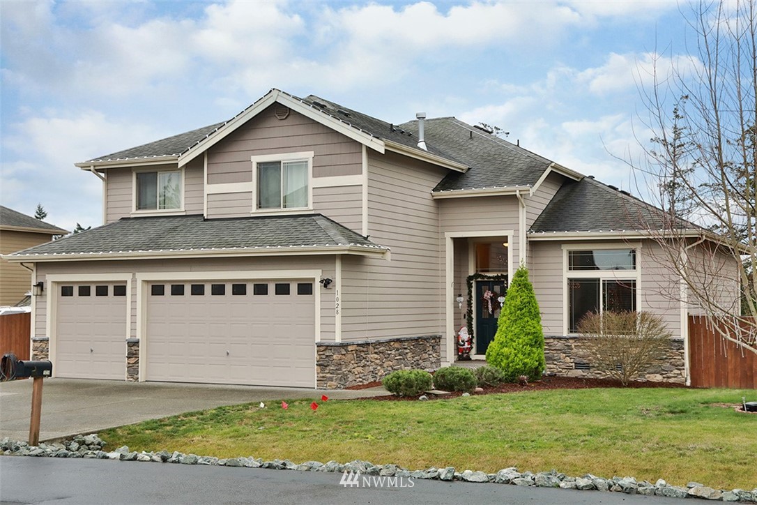 1028 Lyle Ridge Circle Oak Harbor, WA 98277 - Photo 1 of 40 Gallery Image 1