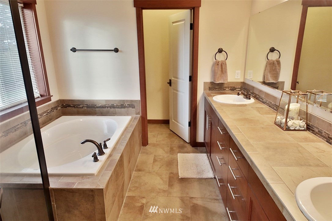 1028 Lyle Ridge Circle Oak Harbor, WA 98277 - Photo 23 of 40 Gallery Image 23