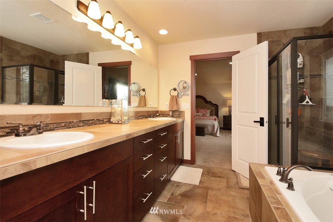 1028 Lyle Ridge Circle Oak Harbor, WA 98277 - Photo 24 of 40 Gallery Image 24