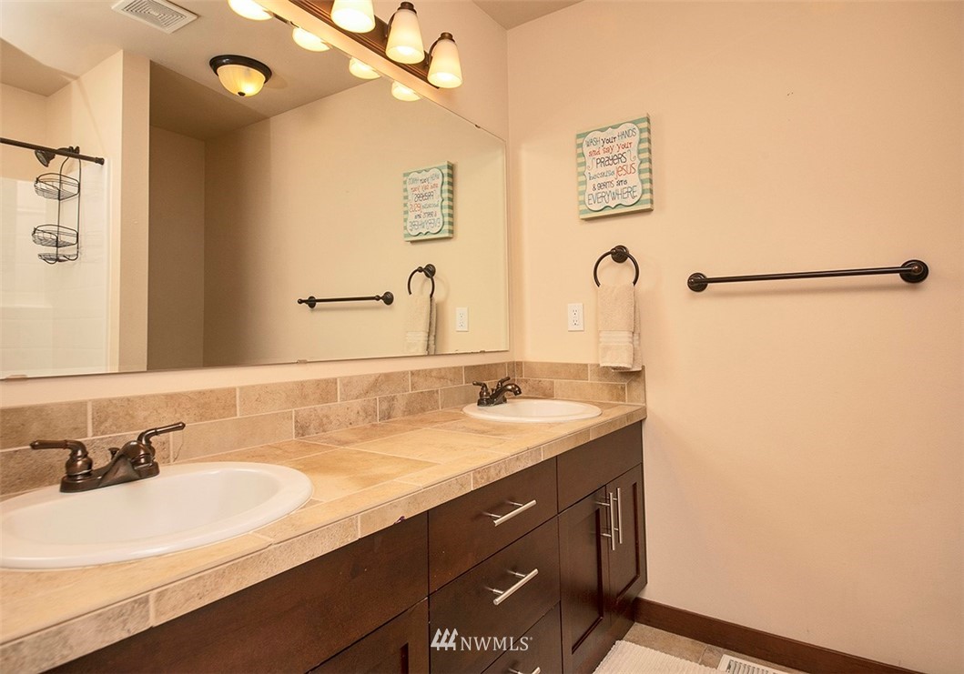1028 Lyle Ridge Circle Oak Harbor, WA 98277 - Photo 26 of 40 Gallery Image 26
