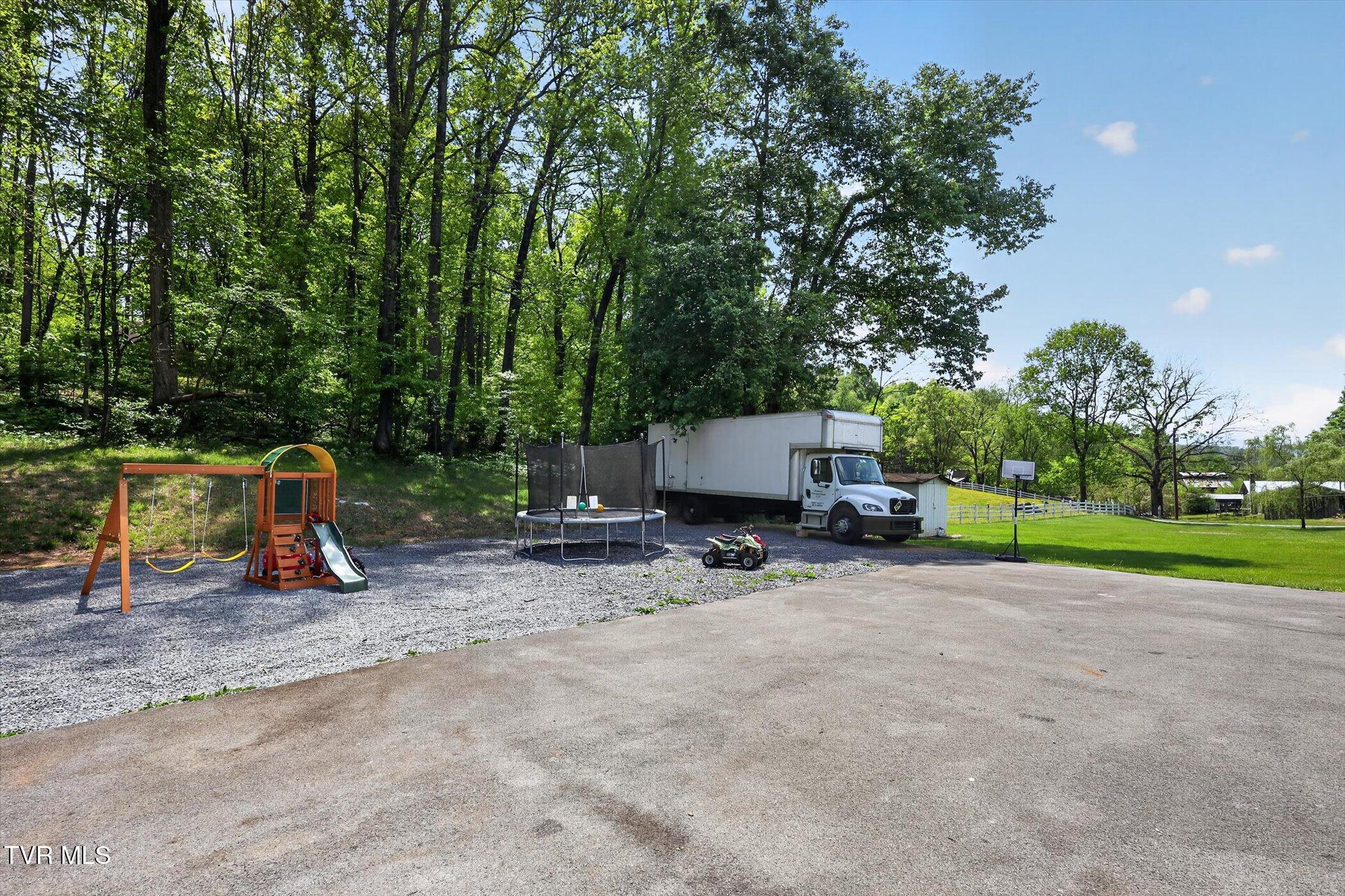 263 Big Springs Road Elizabethton, TN 37643 - Photo 36 of 38 36-263-Big-Springs-Rd-WindowStill-Photog