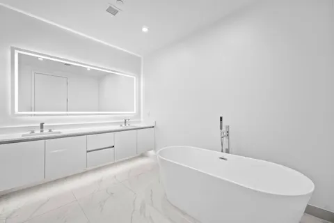 $1,450,000 | 220 Lake Shore Drive, Unit 915, Lake Park, FL 33403