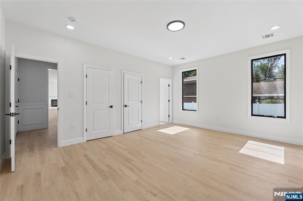 532 Hobart Road Paramus, NJ 07652 - Photo 18 of 46