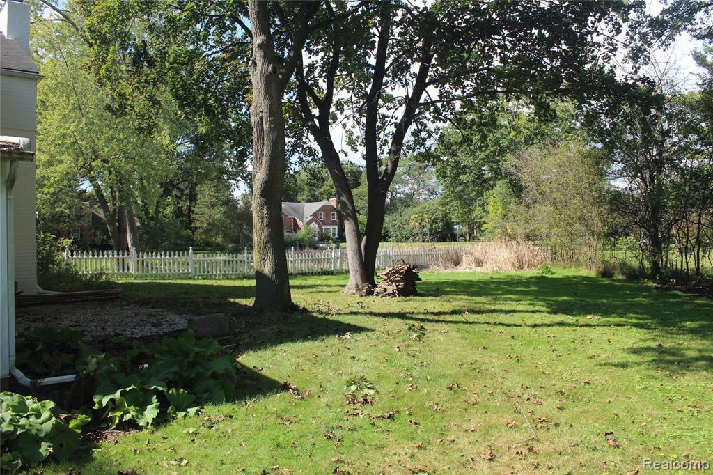 27820 Rackham Drive Lathrup Village, MI 48076 - Photo 30 of 31