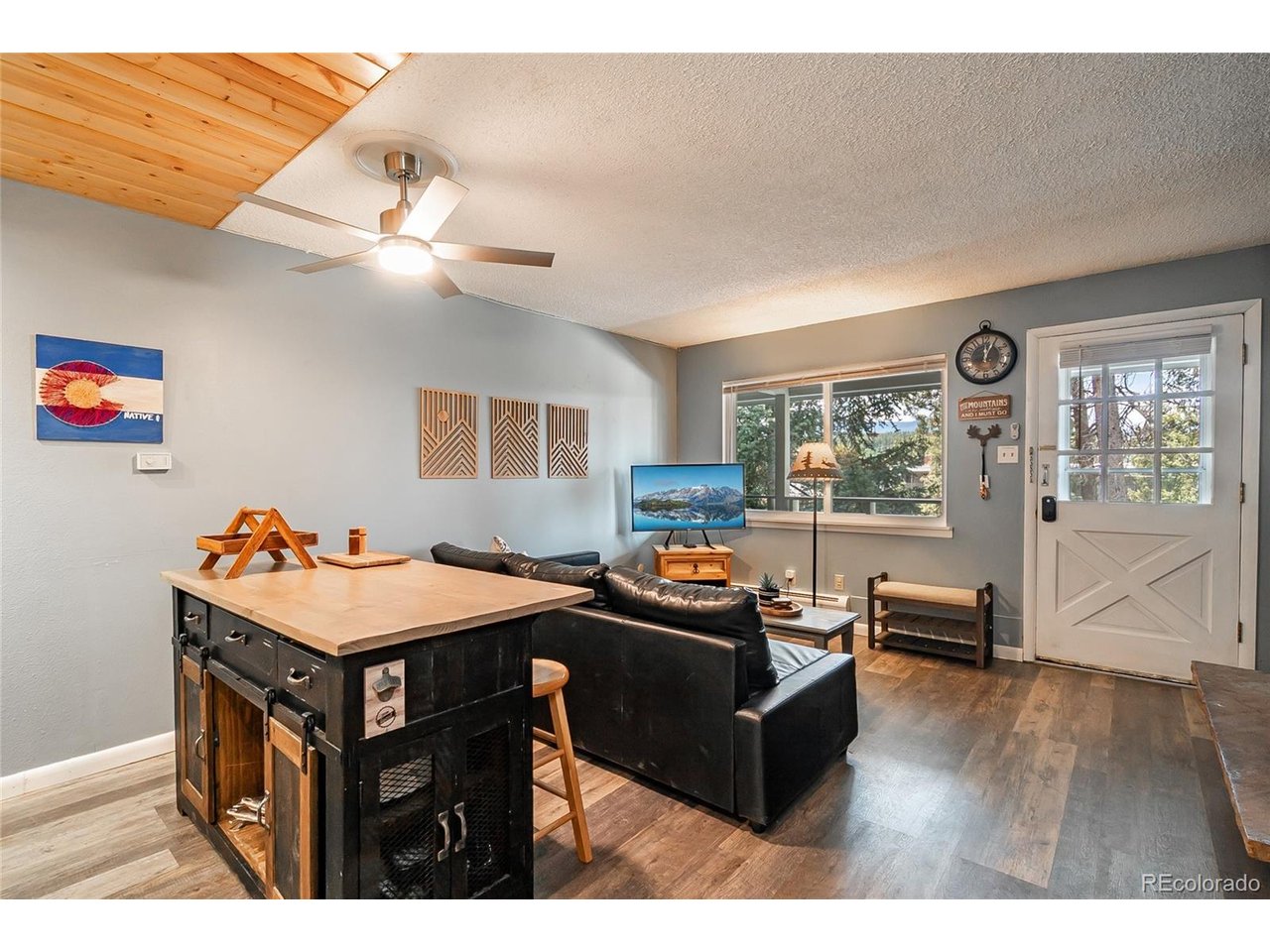 400 Hi Country Drive, Unit 15 Winter Park, CO 80482 - Photo 10 of 35 Kitchen is open to living room with prep space