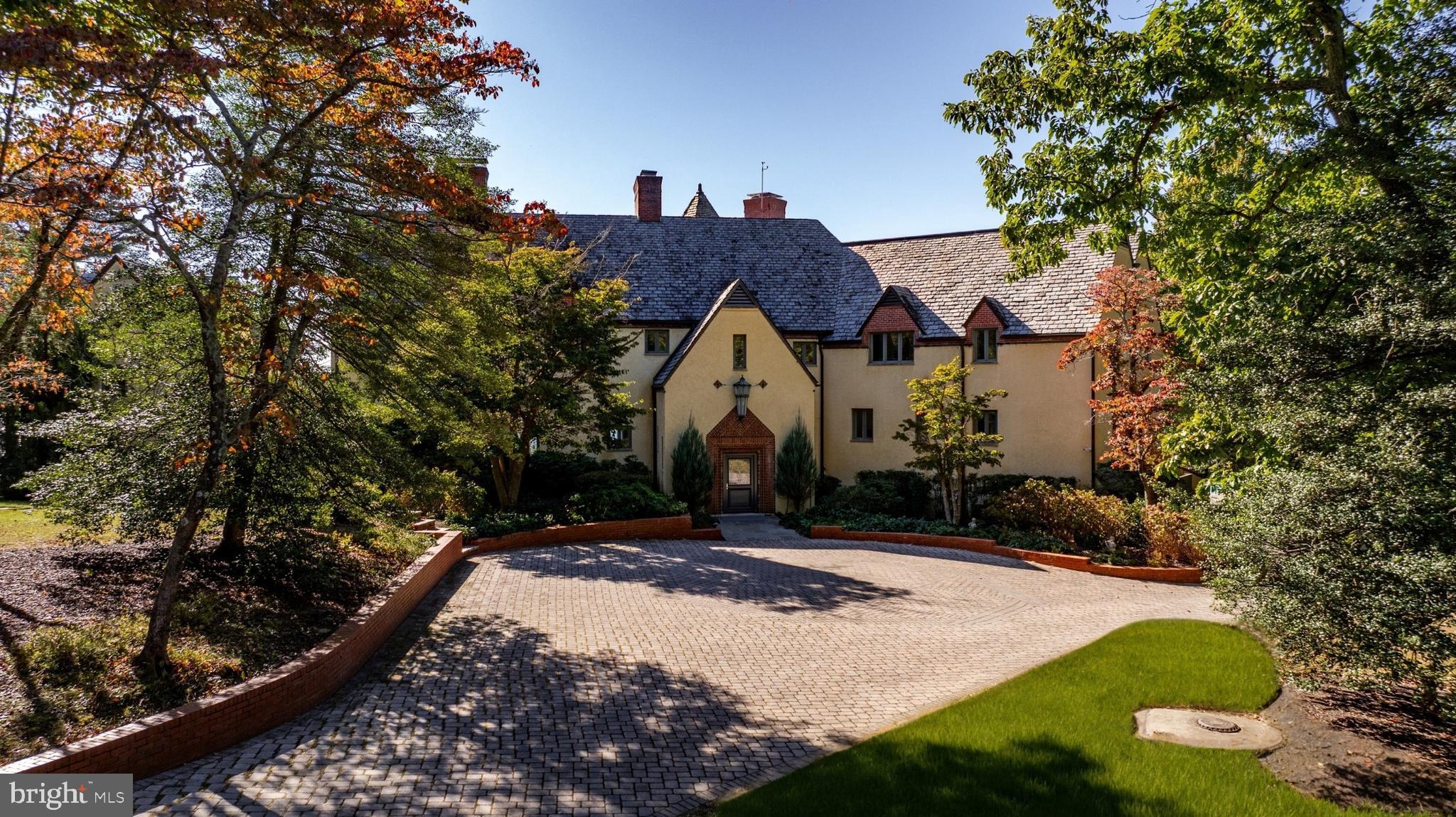 622 Magothy Road Gibson Island, MD 21056 - Photo 4 of 50 Front driveway