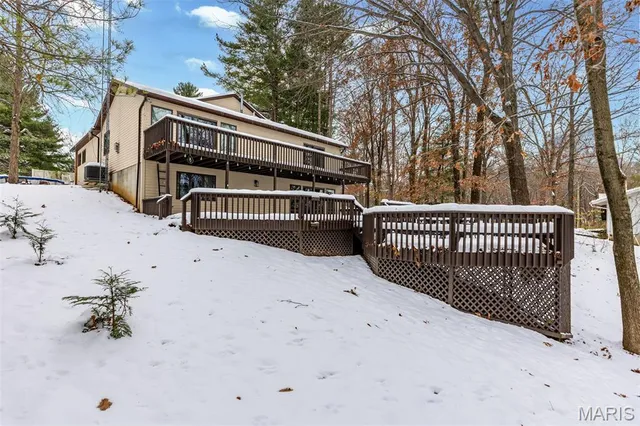 $445,000 | 525 Arrowhead Lane, Litchfield, IL 62056