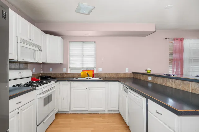 $475,000 | 2411-2413 East Columbia Avenue, Spokane, WA 99208