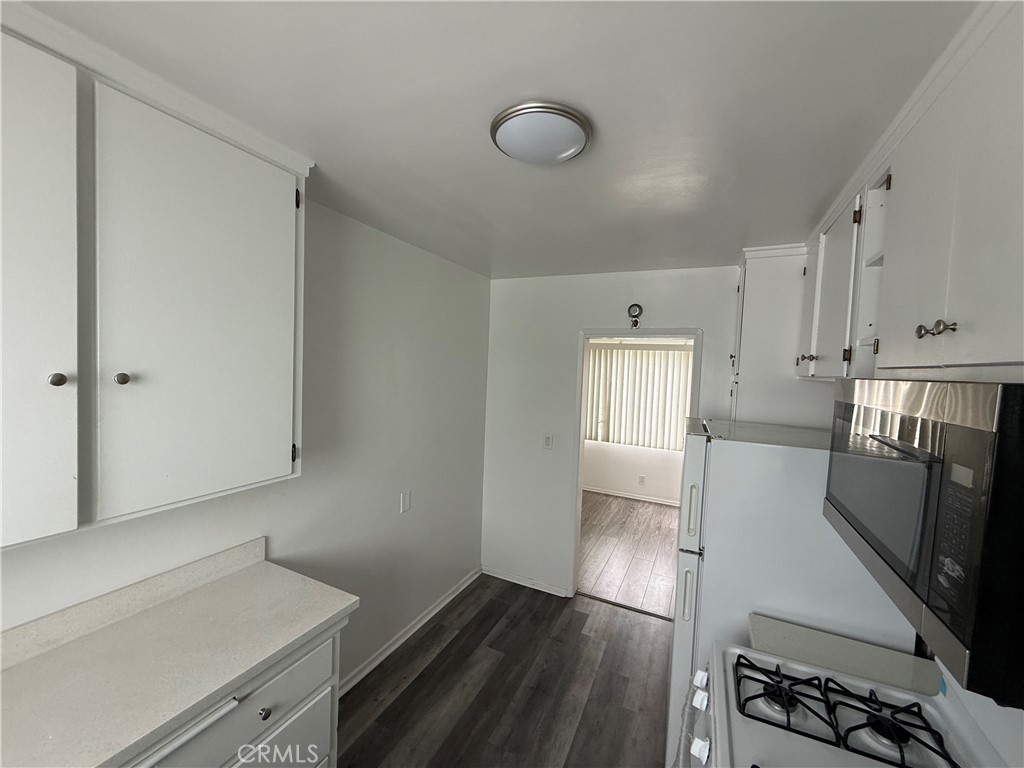 423 Le Doux Road, Unit 10 Los Angeles, CA 90048 - Photo 10 of 18
