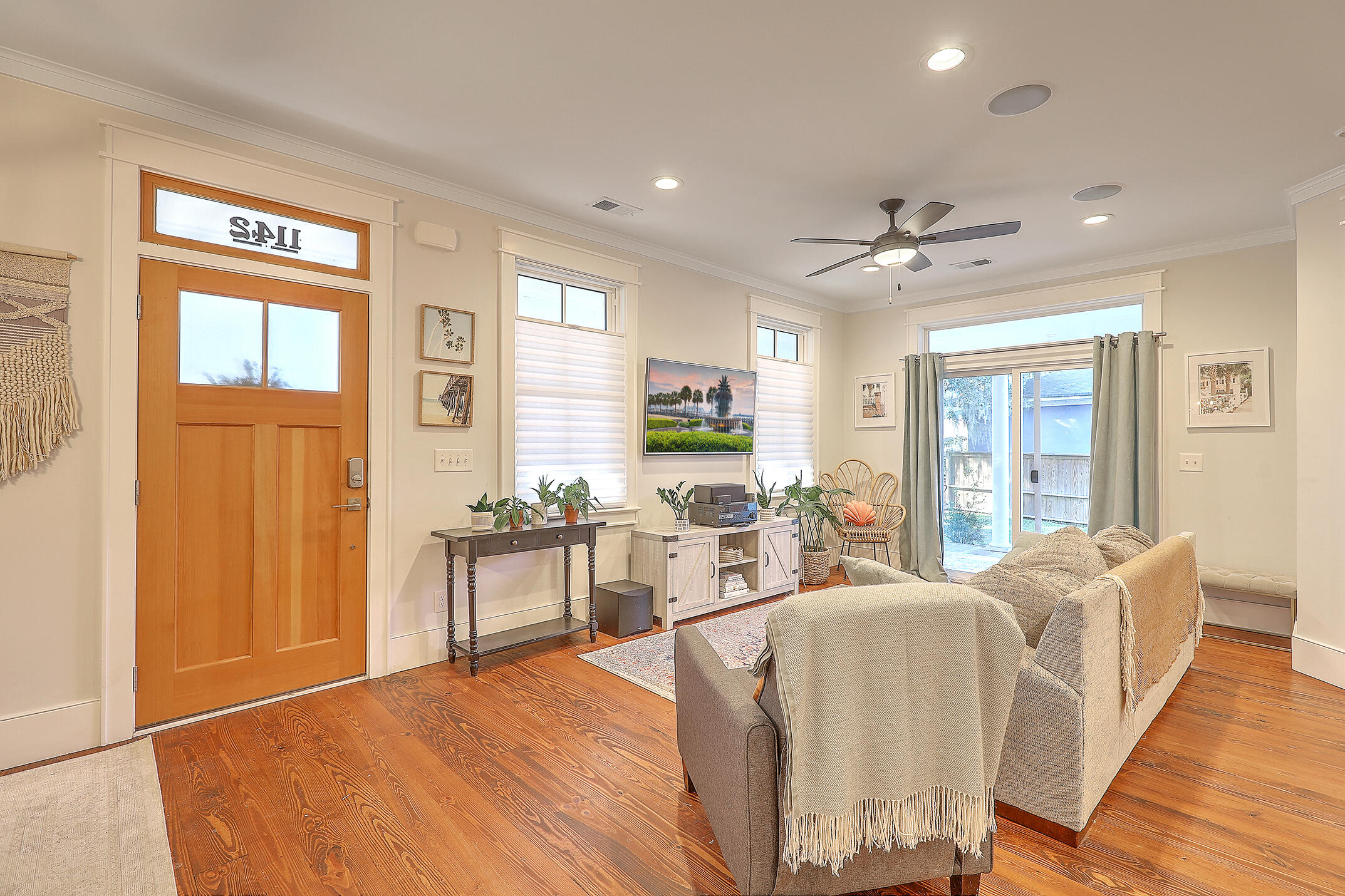 1142 Camp Road Charleston, SC 29412 - Photo 14 of 33 Living