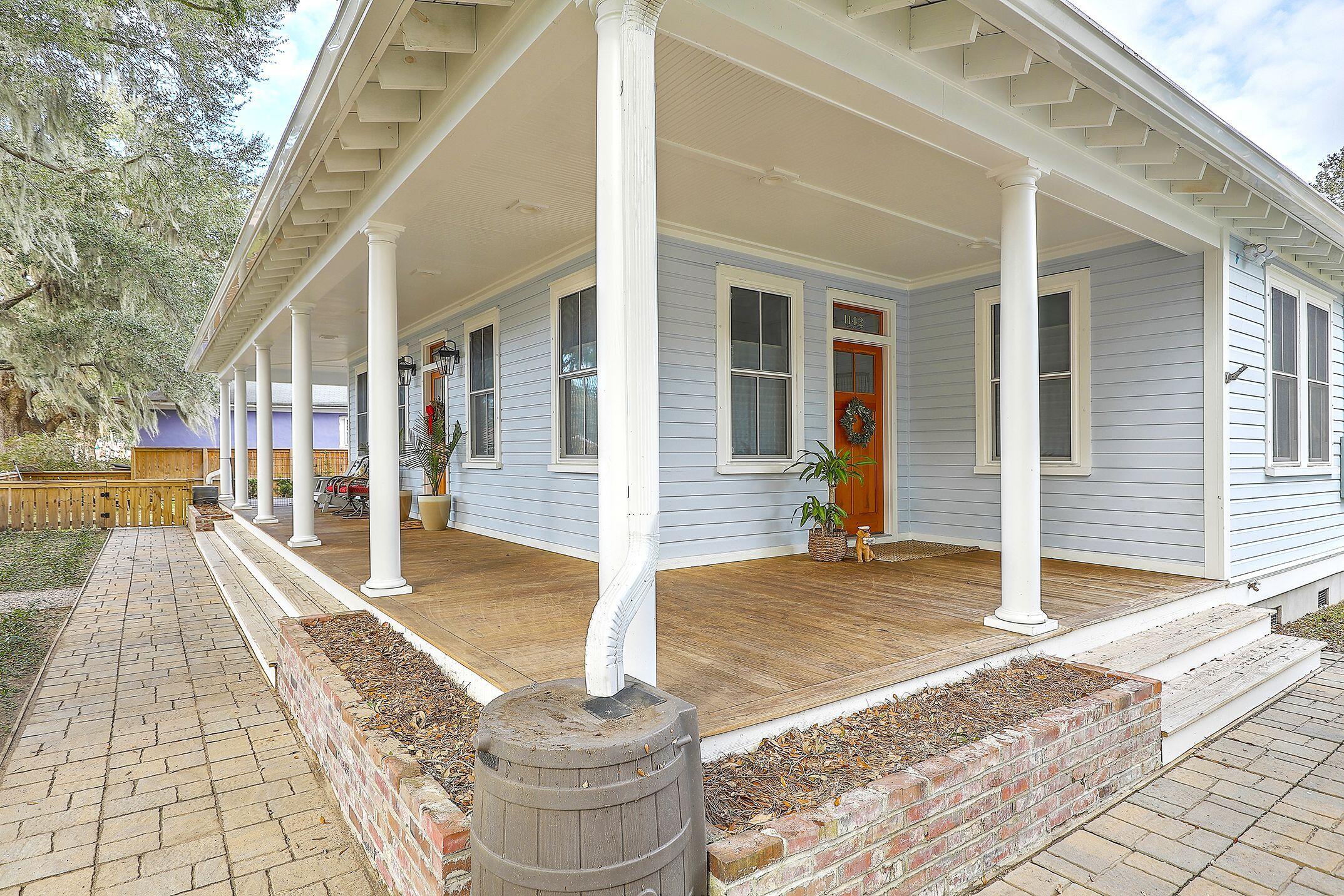 1142 Camp Road Charleston, SC 29412 - Photo 2 of 33 Corner
