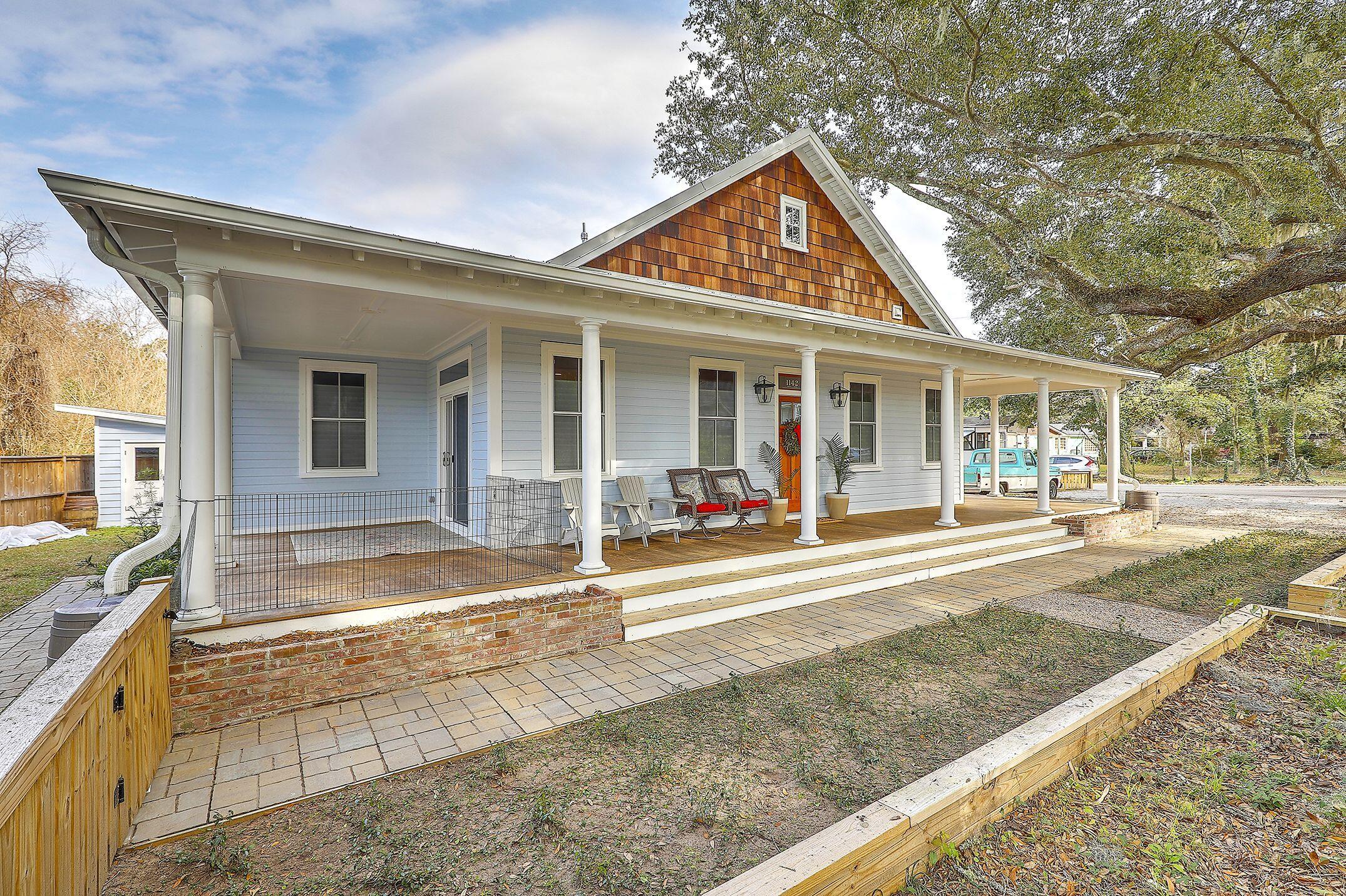1142 Camp Road Charleston, SC 29412 - Photo 3 of 33 Front2