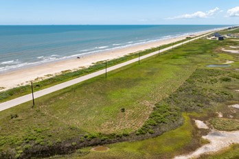 11939 Bluewater Highway Freeport, TX 77541 - Photo 5 of 17 a view of an ocean from a balcony