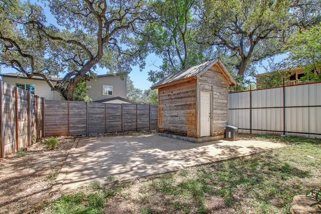 $950,000 | 1215 West Mary Street, Austin, TX 78704