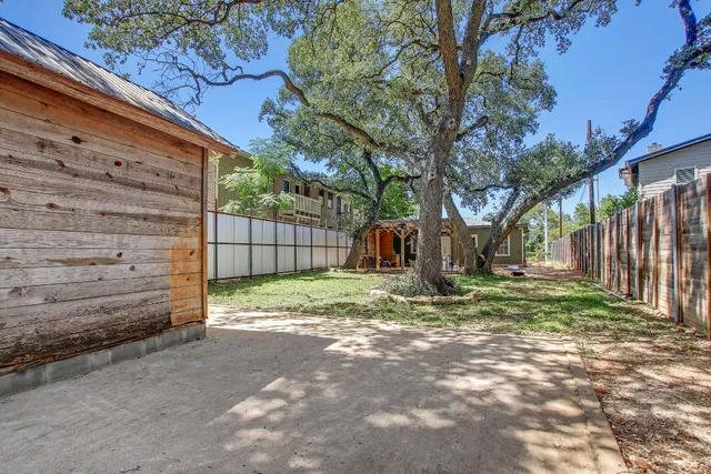 $950,000 | 1215 West Mary Street, Austin, TX 78704