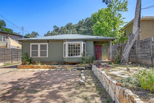 $950,000 | 1215 West Mary Street, Austin, TX 78704