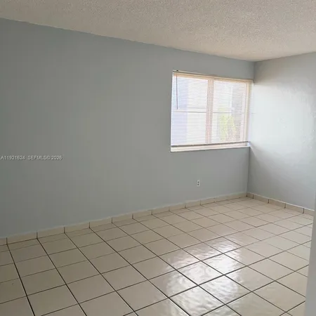 $2,150 | 5501 Northwest 7th Street, Unit E301, Miami, FL 33126