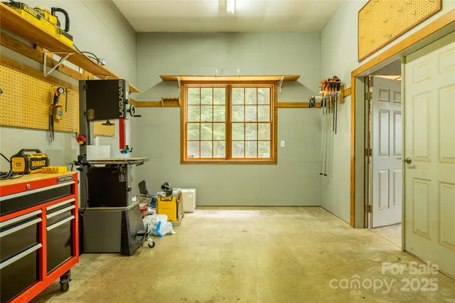 a view of a storage & utility room