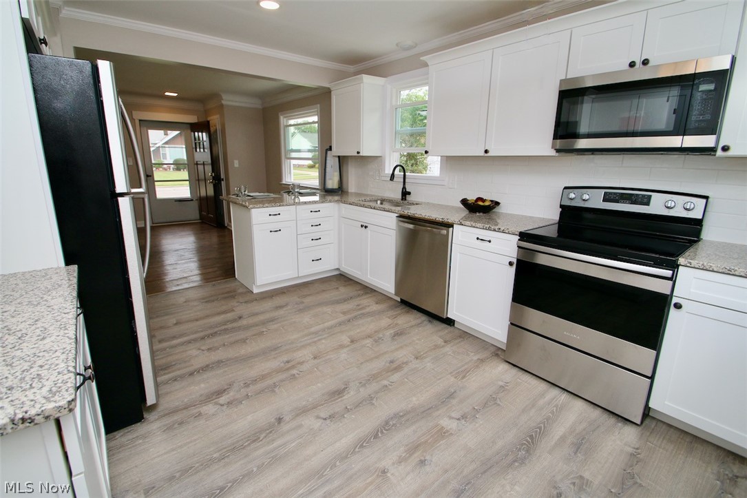 1730 Crestwood Road Cleveland, OH 44124 - Photo 9 of 35 Gallery Image 9