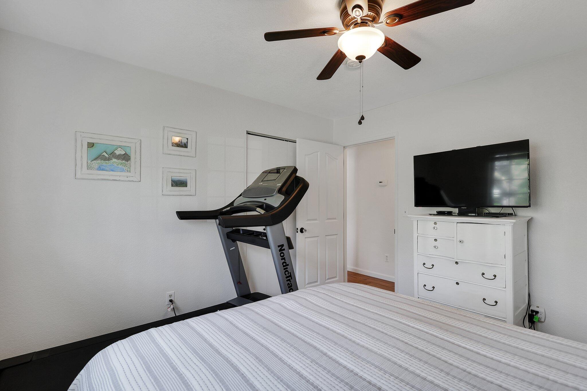 10077 Rd Runner Way Redding, CA 96003 - Photo 13 of 34 10-web-or-mls-LZ0A0086