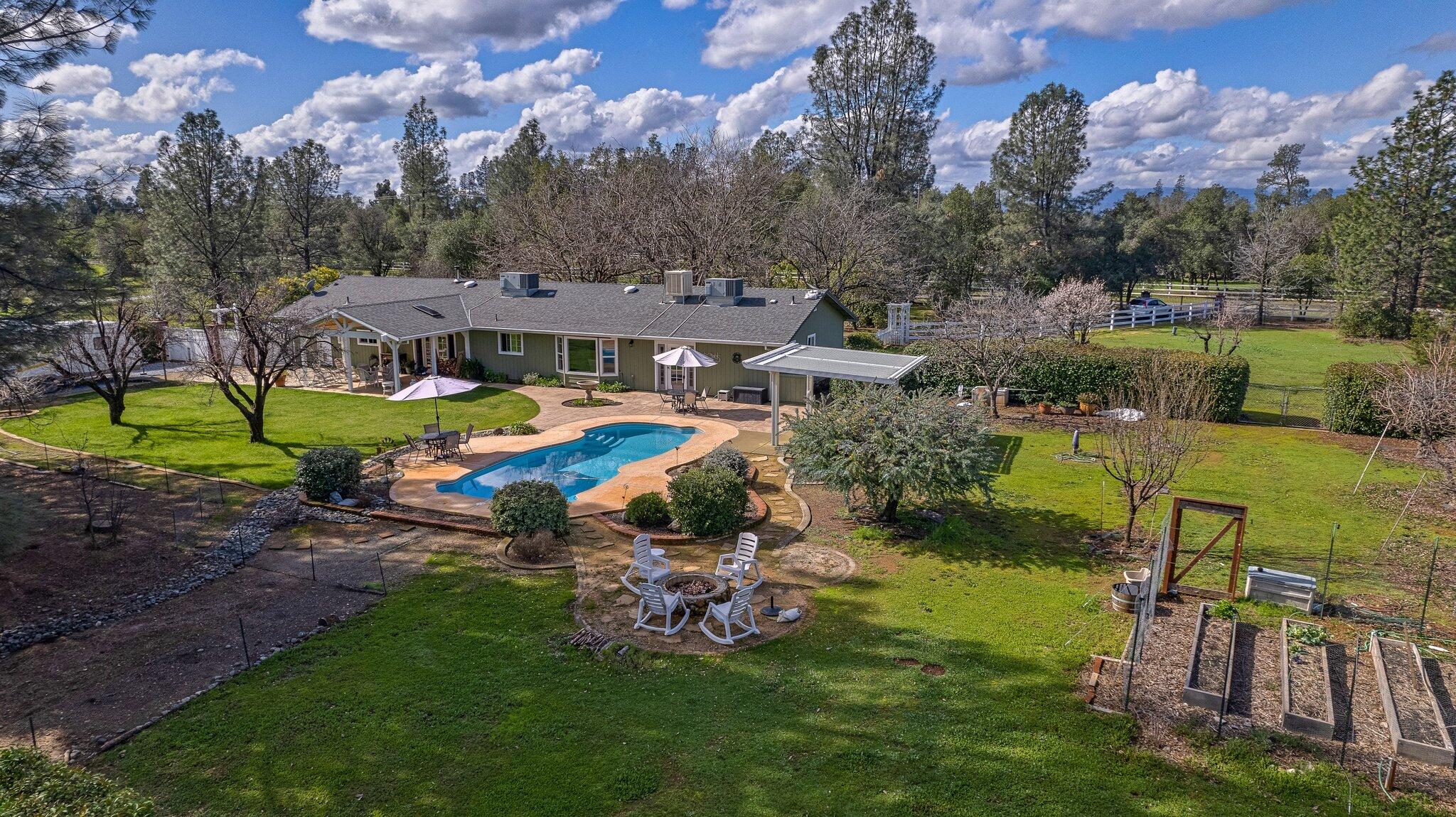 10077 Rd Runner Way Redding, CA 96003 - Photo 2 of 34 53-web-or-mls-DJI_0062