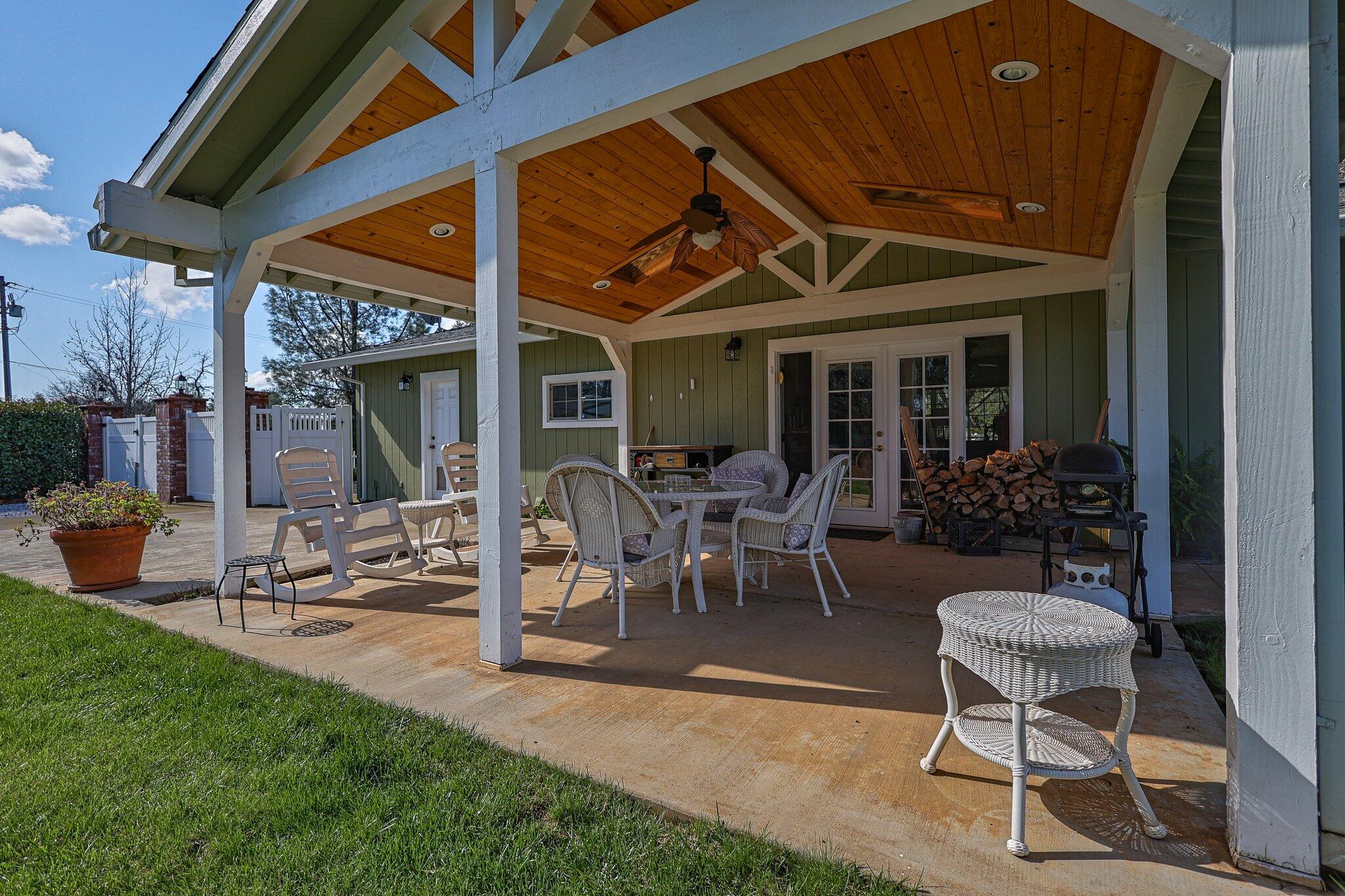 10077 Rd Runner Way Redding, CA 96003 - Photo 21 of 34 34-web-or-mls-LZ0A0265
