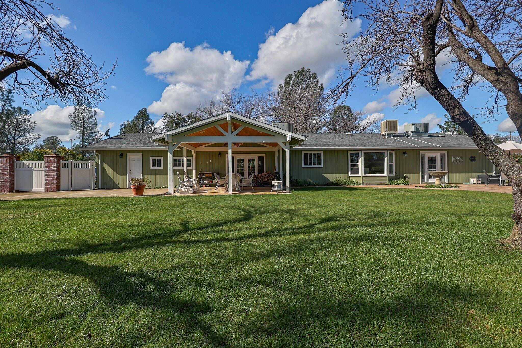 10077 Rd Runner Way Redding, CA 96003 - Photo 22 of 34 26-web-or-mls-LZ0A0225